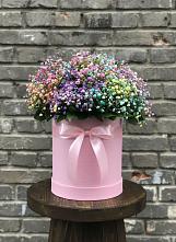 Цветочная композиция из Гипсофила и Розы в шляпной коробке в Унече