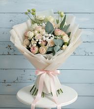 Букет цветов из:  Розы и Лизиантусы в Унече
