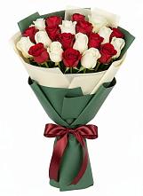 Букет Микс из красных и белых роз в Унече