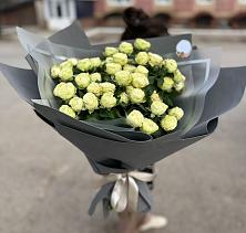 Букет Белые кустовые розы Солинеро в Унече