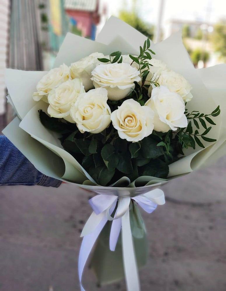 Букет Белые розы Проуд в Унече