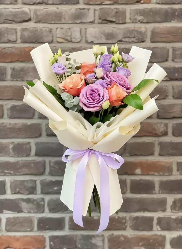 Букет цветов из: Лизиантусы и Розы в Унече