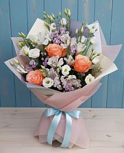 Букет цветов из:  Лизиантусы, Розы, Альстромерии и Гипсофила в Унече