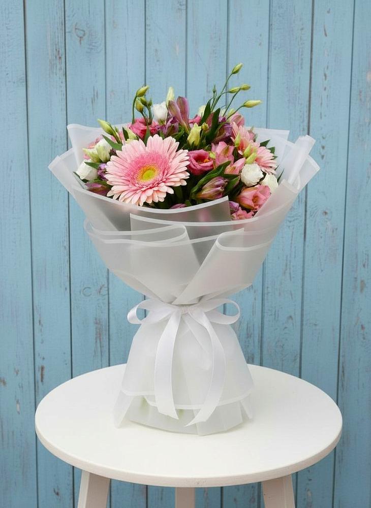 Букет цветов из: Герберы, Альстромерии и Лизиантусы в Унече