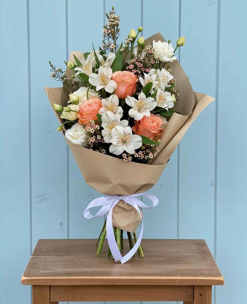 Букет цветов из: Альстромерии, Лизиантусы, Розы и Хризантемы в Унече